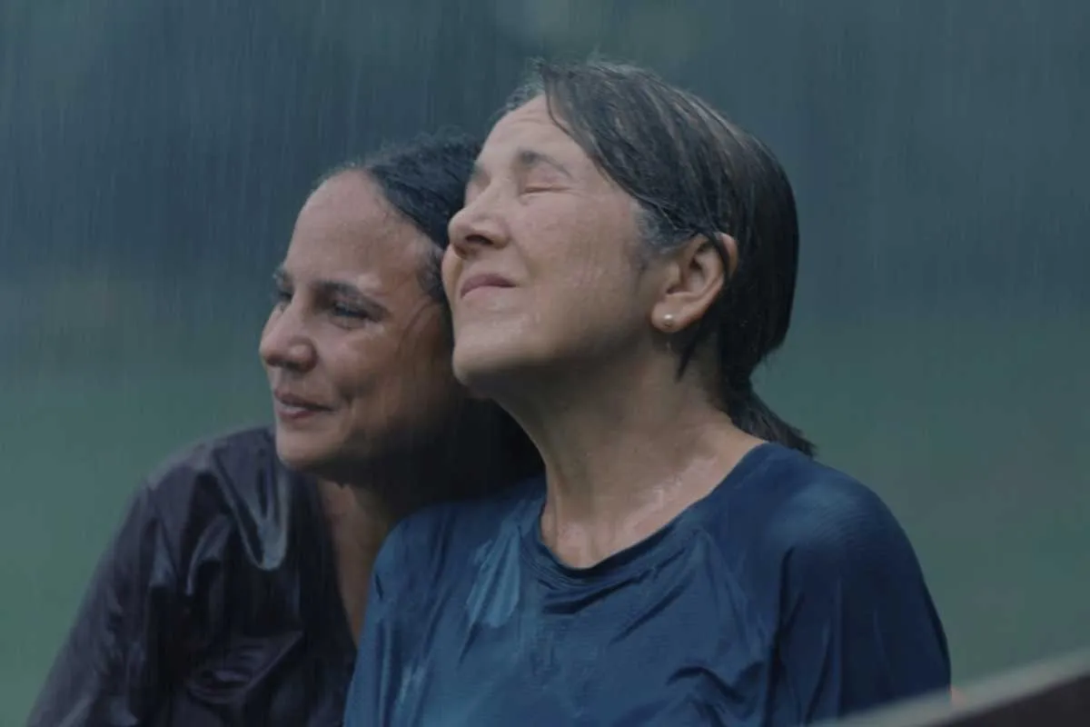"Querido Trópico": un retrato íntimo sobre el Alzheimer que conmueve en Biarritz