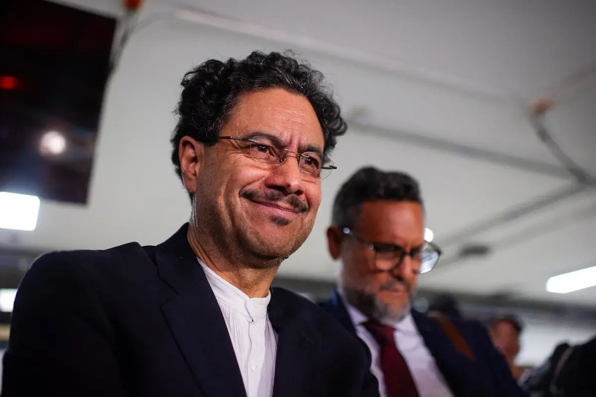 El senador colombiano Iván Cepeda es elegido candidato presidencial del Pacto Histórico