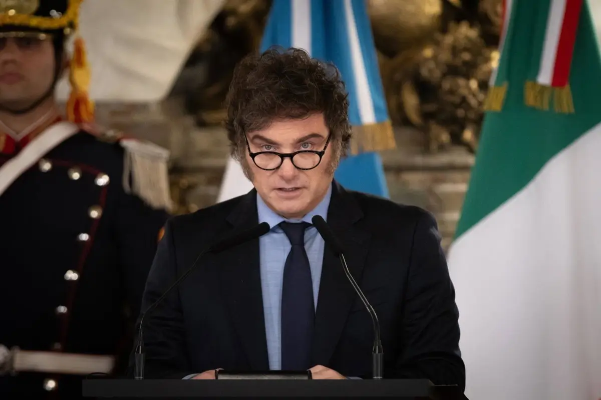 Milei aplaza la reforma del Gabinete y lo supedita a la nueva composición del Parlamento