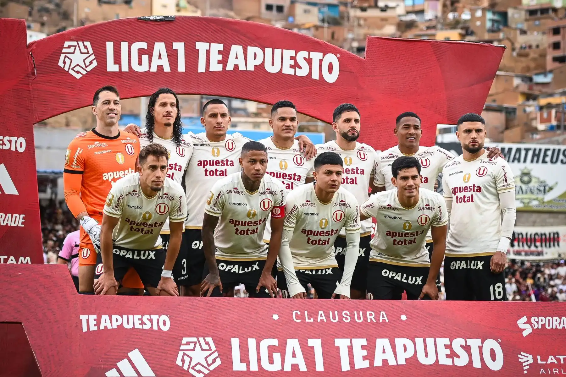 Universitario derrotó 2-1 a ADT y se consagró tricampeón del fútbol peruano
