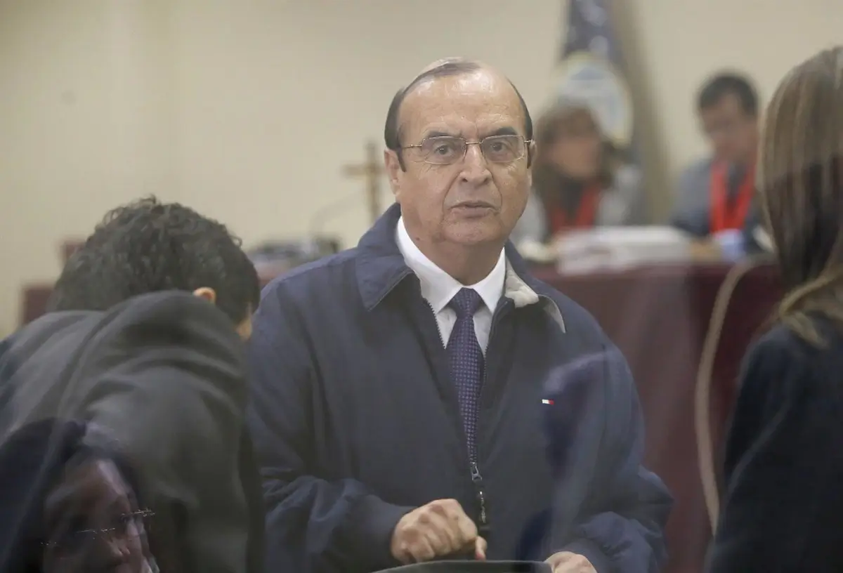 Vladimiro Montesinos y jefes guerrilleros serán trasladados por el cierre de la cárcel de la Base Naval de Callao (Perú)