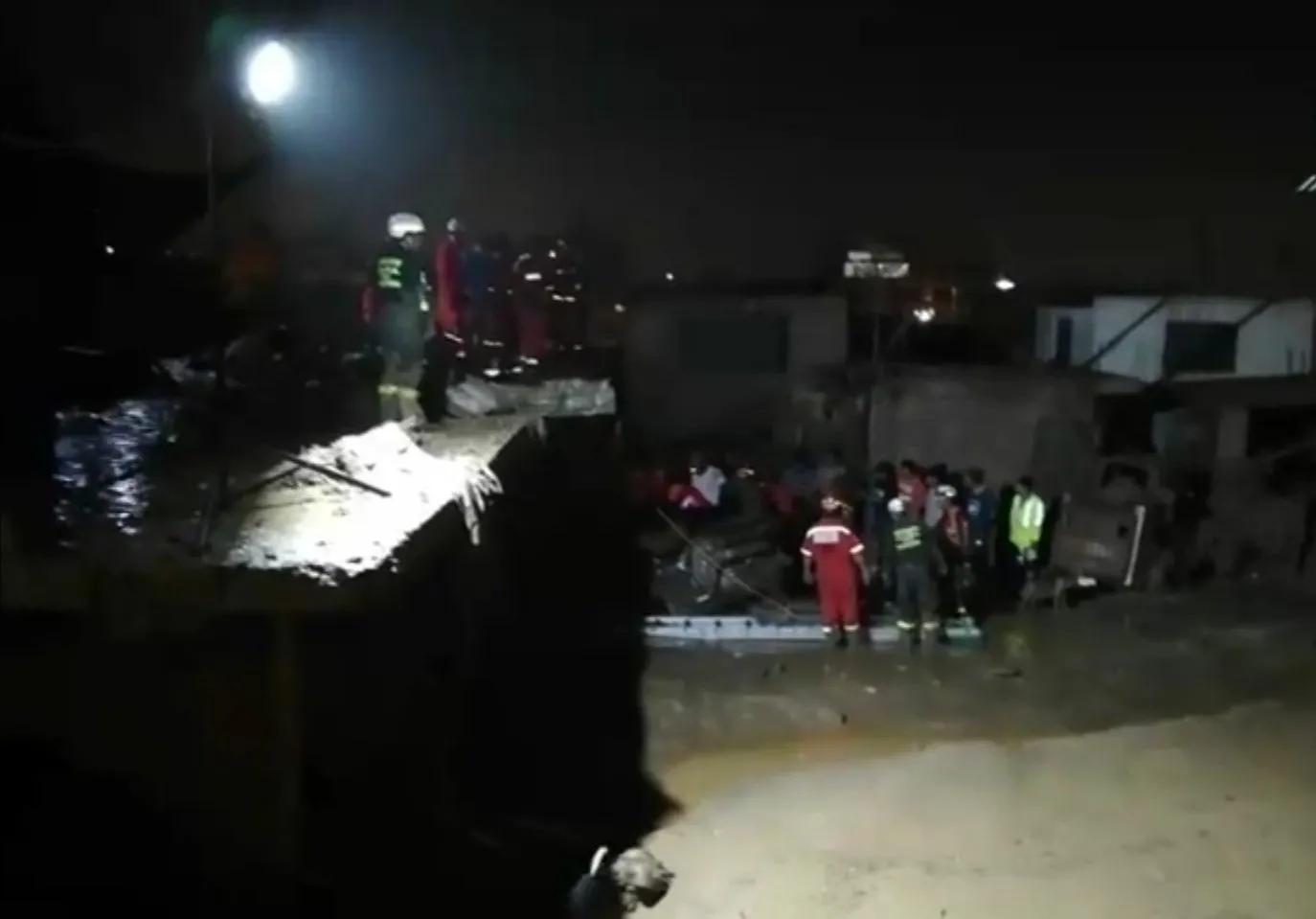 Emergencia en Tacna: Huaico colapsa la ciudad y deja 4 muertos