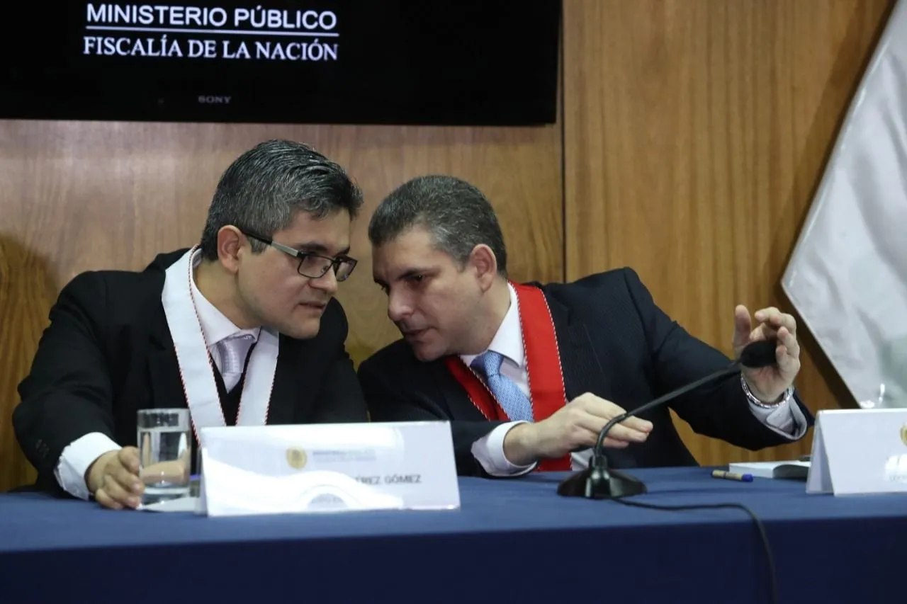Fiscales José Domingo Pérez y Rafael Vela brindan conferencia de prensa