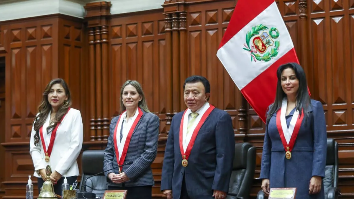 Mismos partidos con nuevos rostros lideran el Congreso de la República