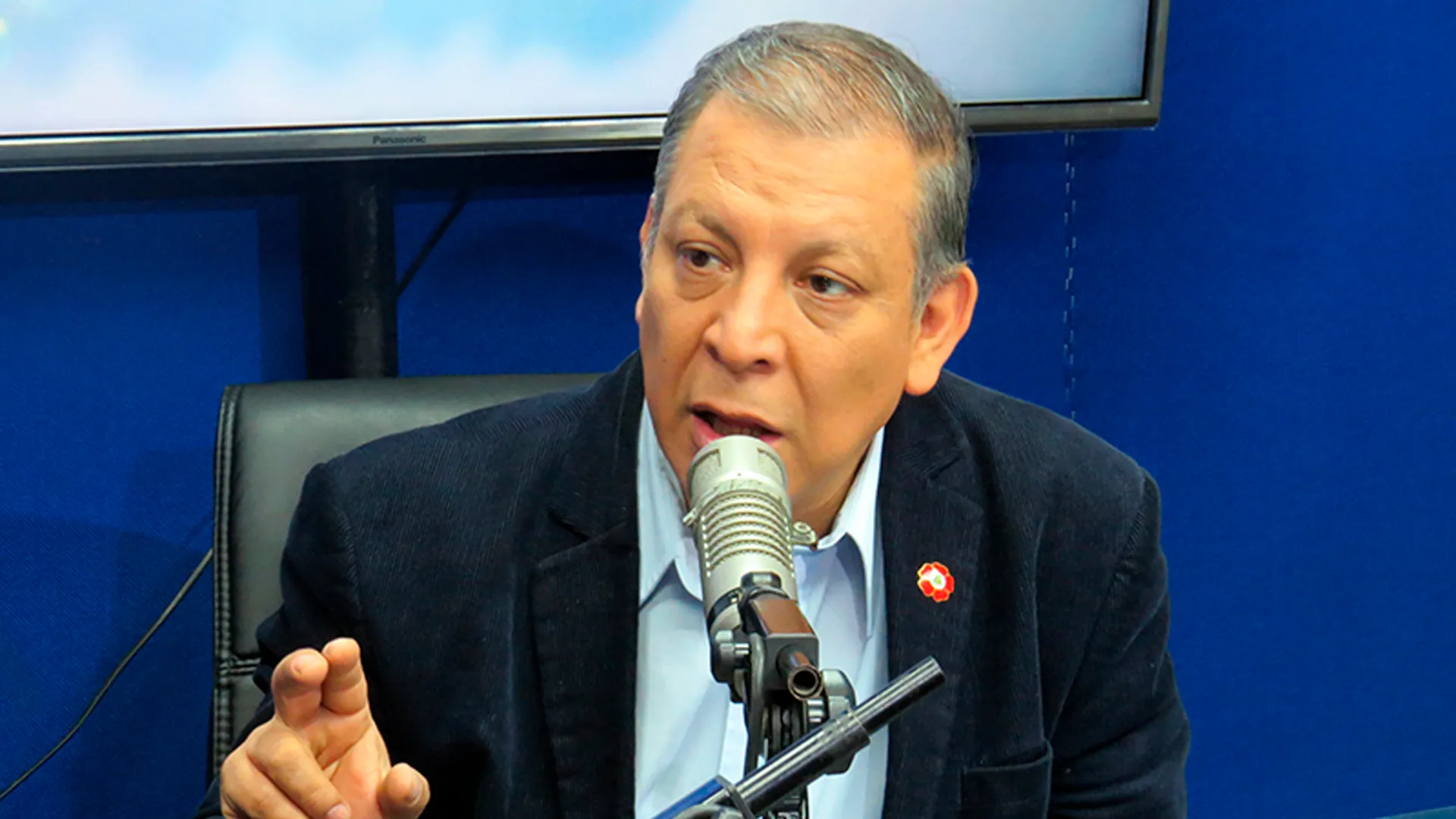 Marco Arana: "Si la defensa del presidente Martin Vizcarra es 'matar al mensajero', se equivoca"