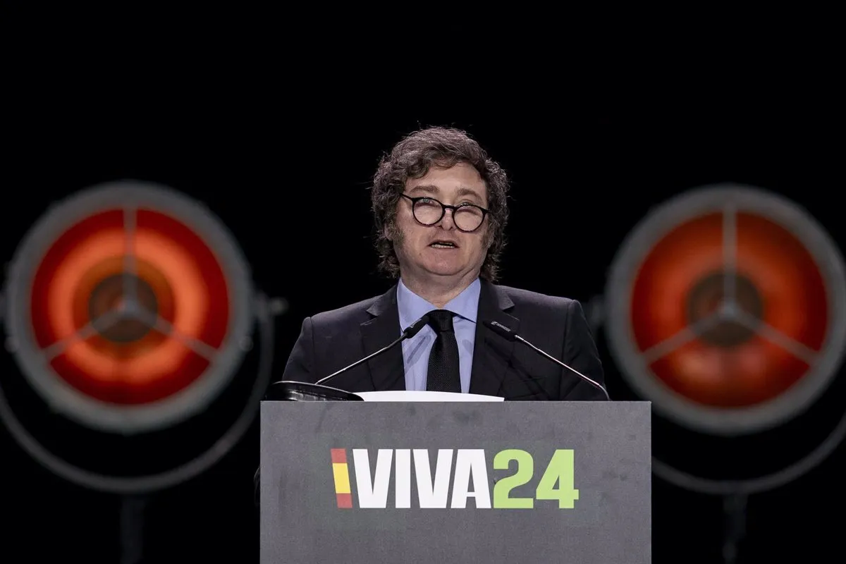 Milei afirma que está "surfeando sobre una ola de lágrimas socialistas" tras la crisis con España