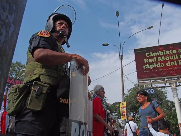 Perú cede al Ejército el control de la ciudad de Trujillo para "garantizar la seguridad" tras un atentado