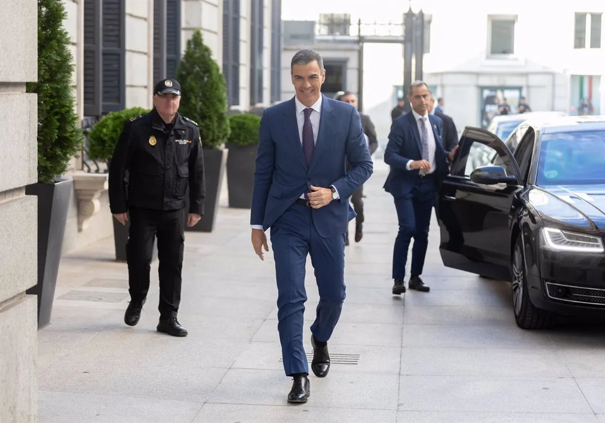 Sánchez dice que "no le consta" la visita de Milei de la próxima semana e insiste en pedir "respeto"