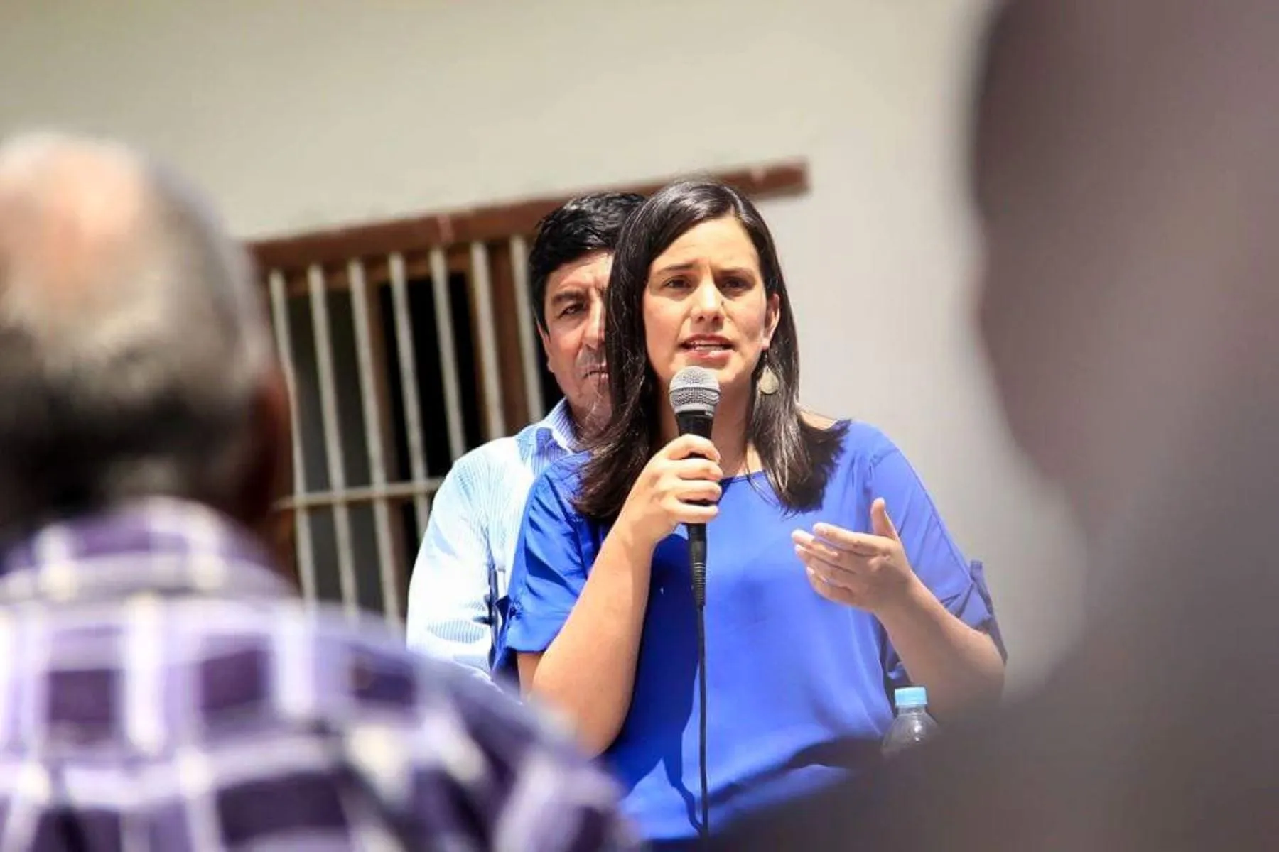 Ante posible levantamiento de cuarentena, Verónika Mendoza pide dar prioridad a salud y no los negocios
